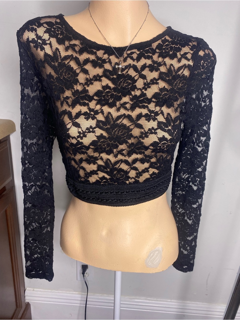 Marciano Black Floral Lace Long-Sleeve Cropped Top